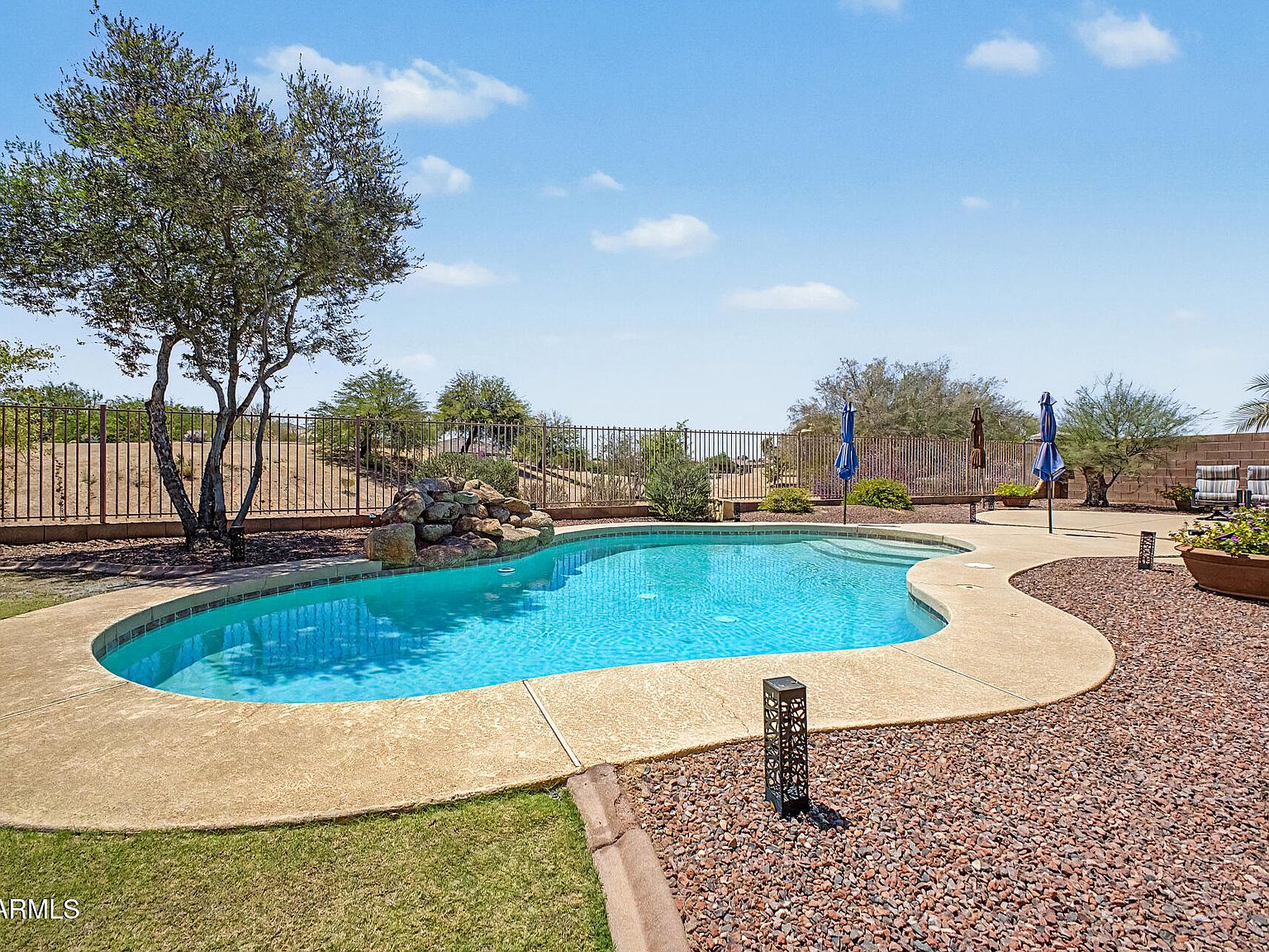 3669 E MEADOWVIEW Drive