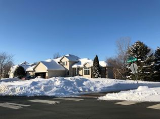 4809 Weston Hills Dr, Eagan, MN 55123