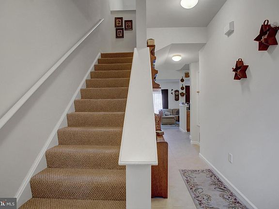 5th image of 735 Bassett Dr