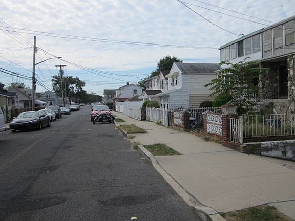 5th image of 13026 147th St