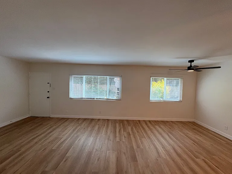 218 Loma Ave #3 — Photo 2