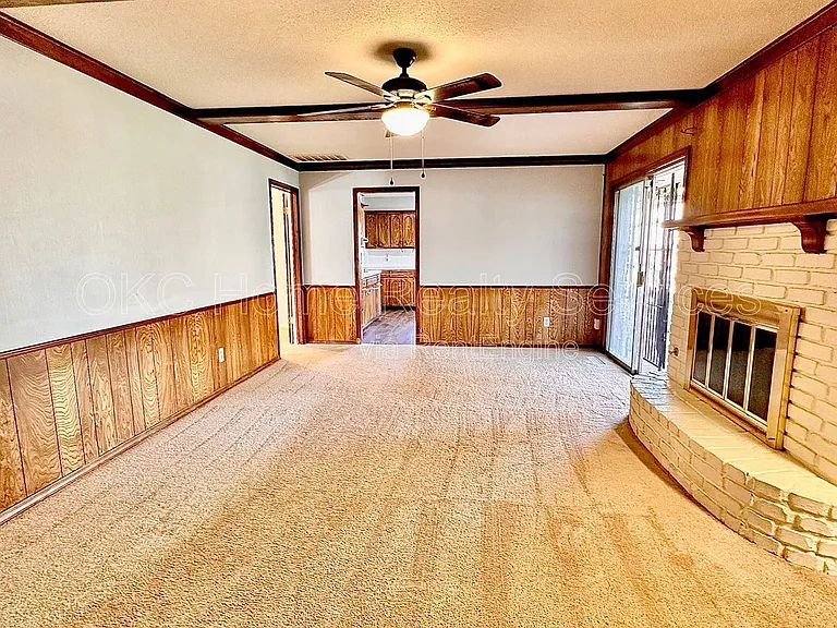 12109 Camelot Dr — Photo 7