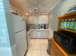 3100 Springdale Blvd APT 214, Palm Springs, FL 33461