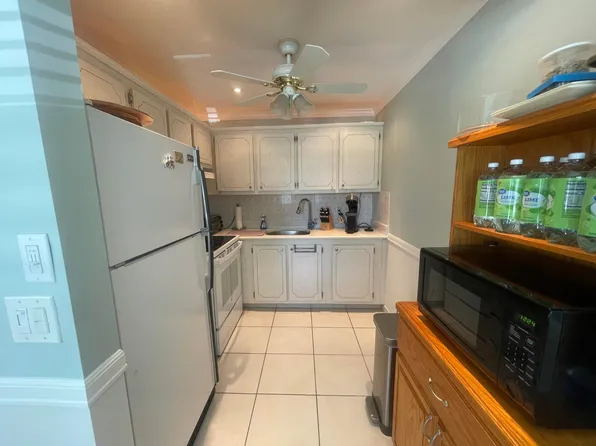 3100 Springdale Boulevard #214, Palm Springs, FL 33461