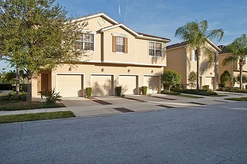 3773 Parkridge Cir #4-105 Photo 1