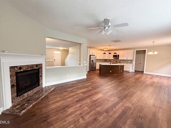 3rd image of 1812 Devonridge Dr