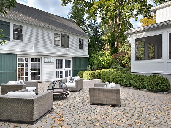 3rd image of 29 Maine St