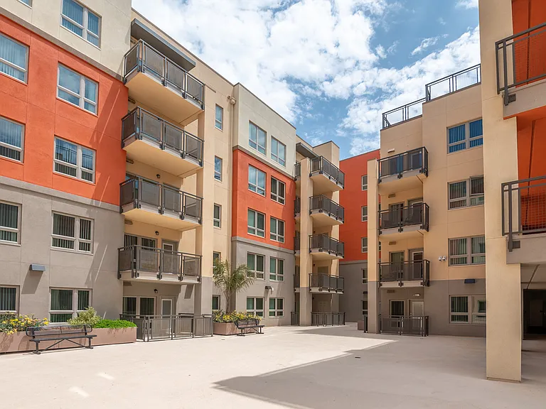 Terraces at Nevin — Photo 4