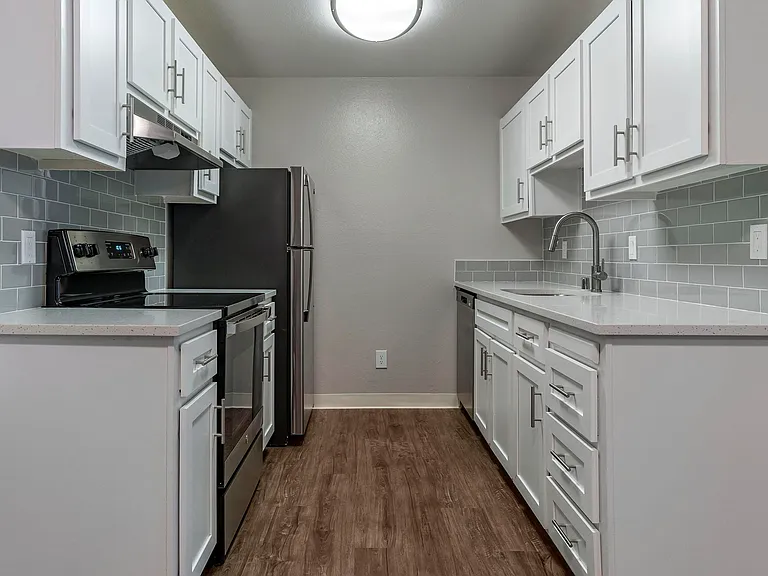 Portofino Apartments — Photo 17