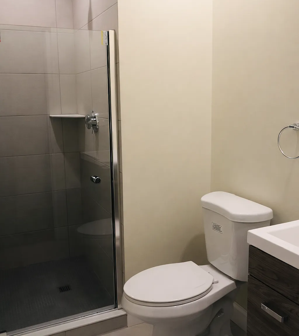 4 bed, 99999 sqft, $3,500 — Photo 3