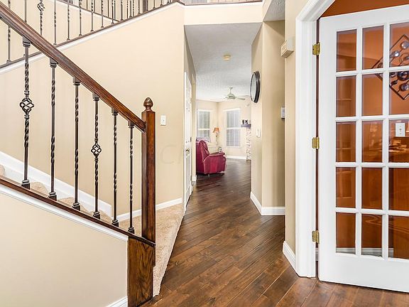 3rd image of 1153 Bergenia Dr