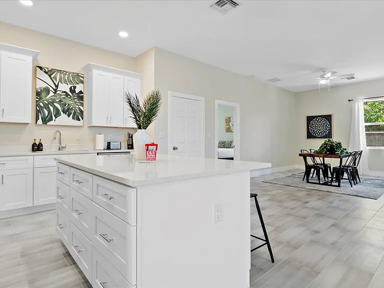 818 Foresteria Dr — Photo 4