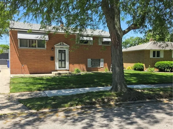 3992 W 176th St, Cleveland, OH 44111