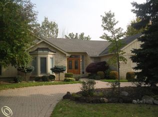 20076 Wayne Rd, Livonia, MI 48152