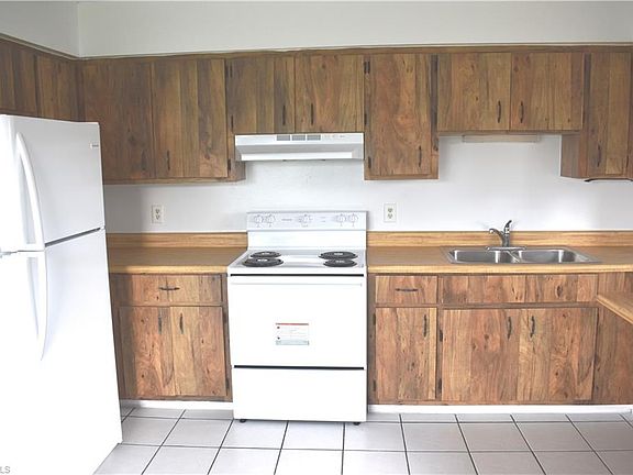 5th image of 704 SE 9th St APT B