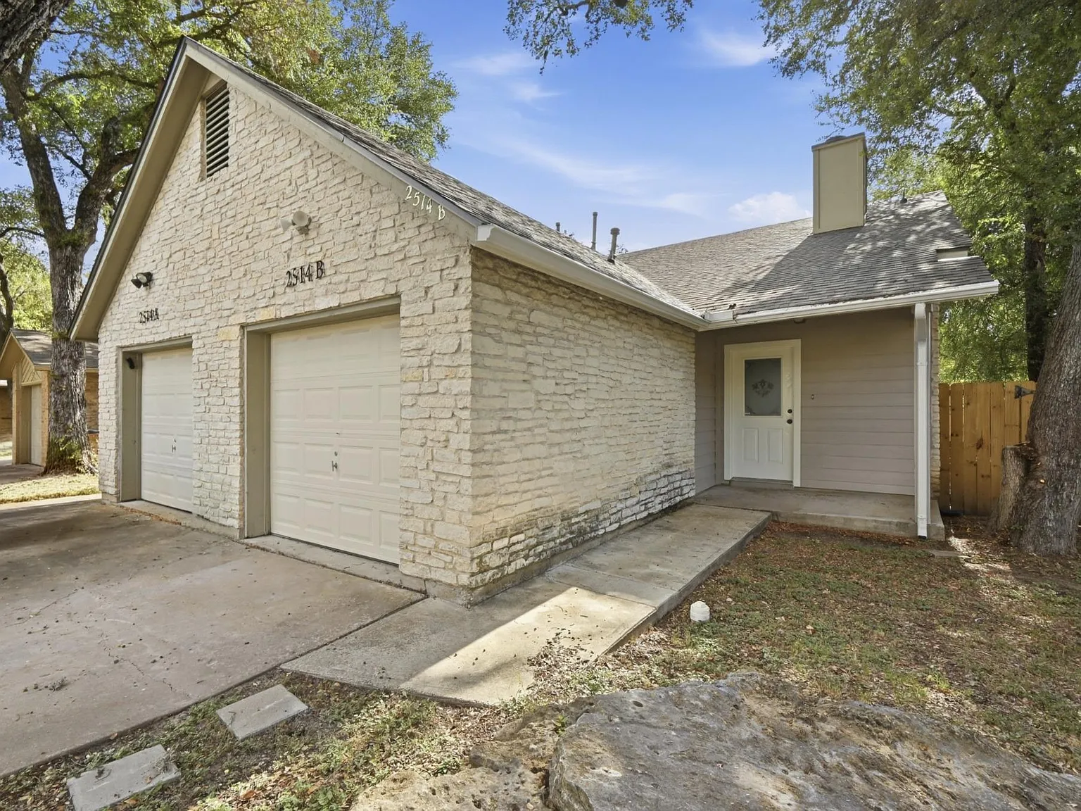 3 bed, 2.0 bath, 1112 sqft, $1,700 — Photo 1