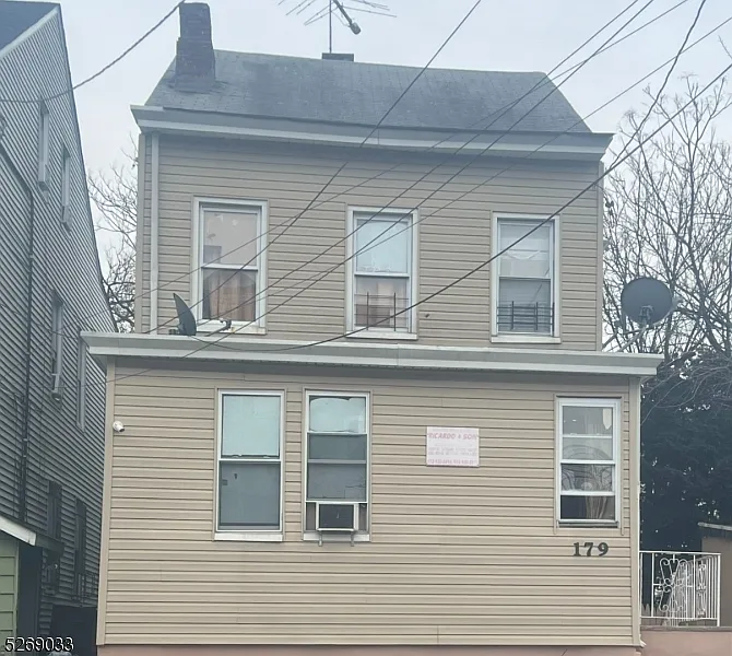 179 Butler St photo 1