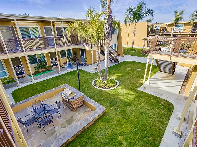 Whiffle Tree Apartments — Photo 24