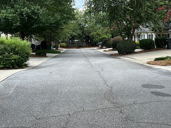 2nd image of 2102 Lions Paw Dr