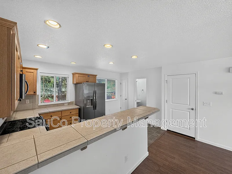 2 bed, 1.5 bath, 1473 sqft, $2,150 — Photo 4