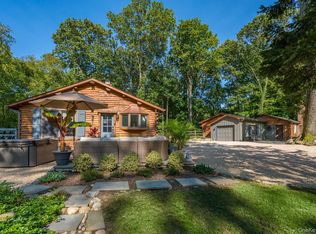24 Forrest Dr, Lloyd Harbor, NY 11743