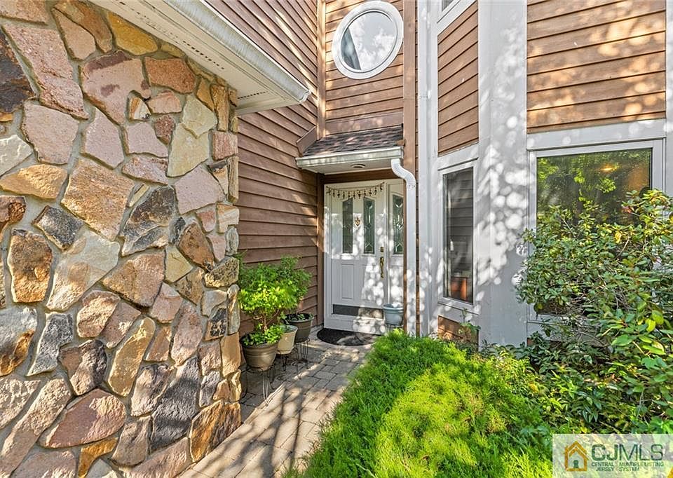 75 Chatsworth Ct, Edison, NJ 08820 Zillow