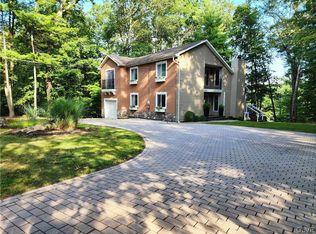 3155 Greenbriar Dr, East Stroudsburg, PA 18301
