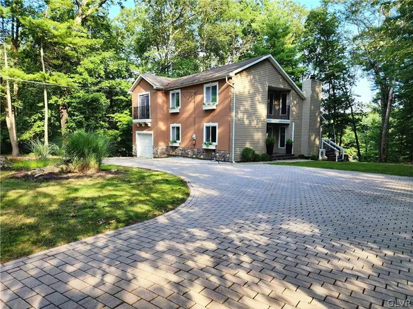 3155 Greenbriar Dr, East Stroudsburg, PA 18301