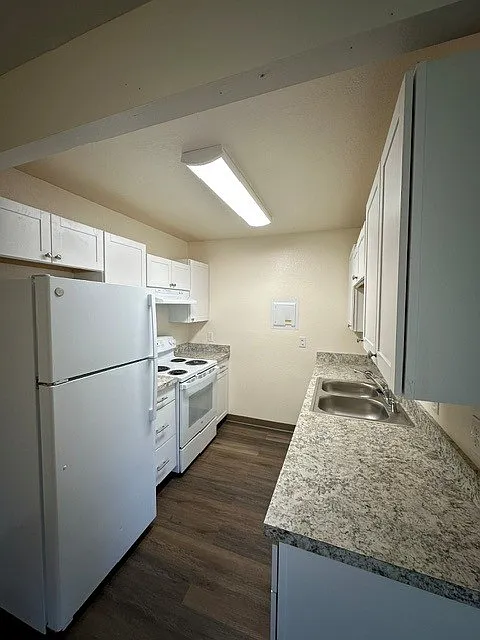 1 bed, 700 sqft, $1,295 — Photo 1