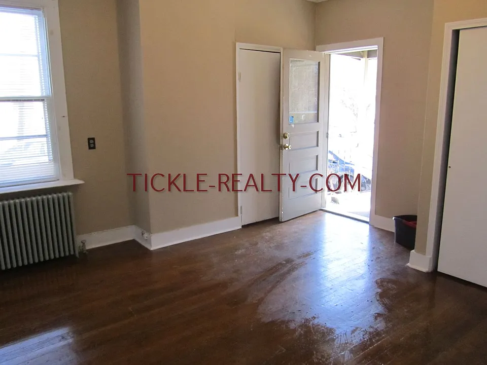410 Oxford St