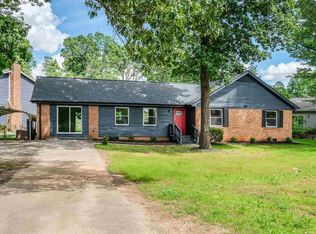 2 Willowood Dr, Spartanburg, SC 29303