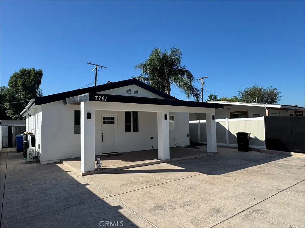 2 bed, 1000 sqft, $3,499 — Photo 4