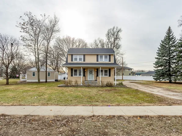 310 Ashworth Dr, Waukee, IA 50263
