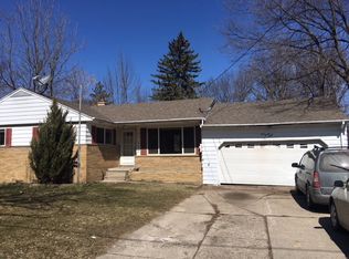 928 Pierce Rd, Lansing, MI 48910