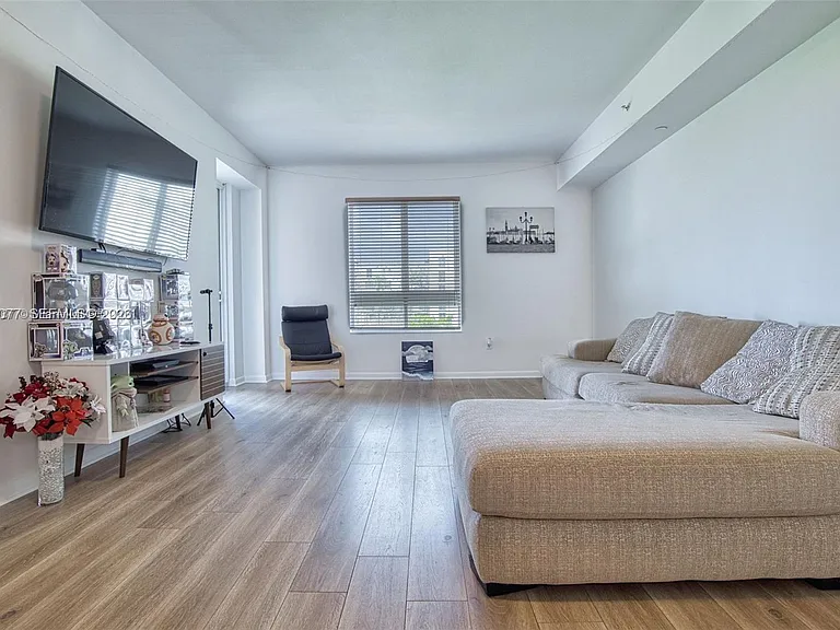 7355 SW 89th St #425N — Photo 8