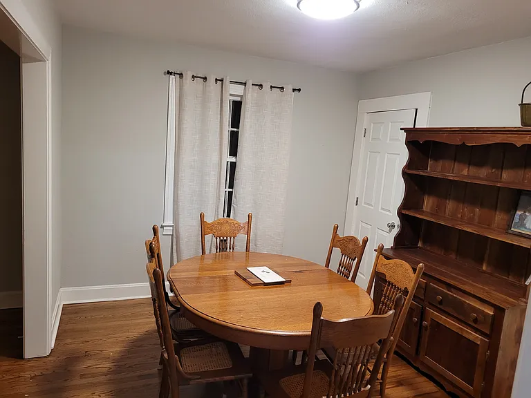 509 Hickory St SE — Photo 9