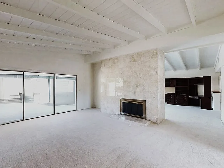 22545 Hatteras St — Photo 12