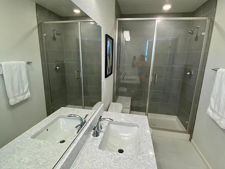 Master suite bathroom