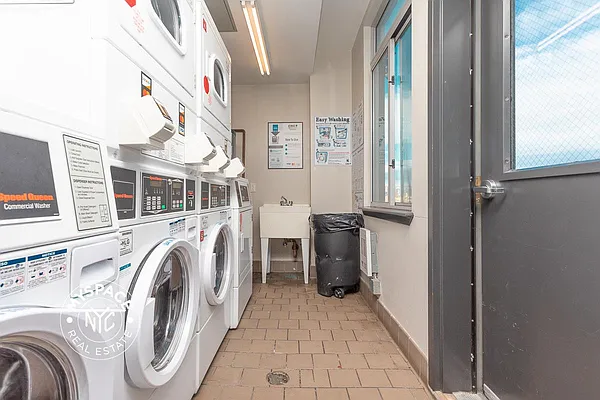 Rented by MySpaceNYC | media 53