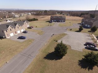 62 Santa Fe Ct, Falling Waters, WV 25419