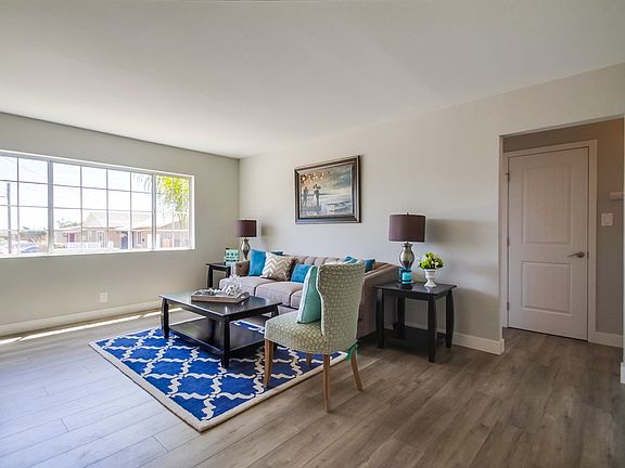 4th image of 304 Agua Vista Way