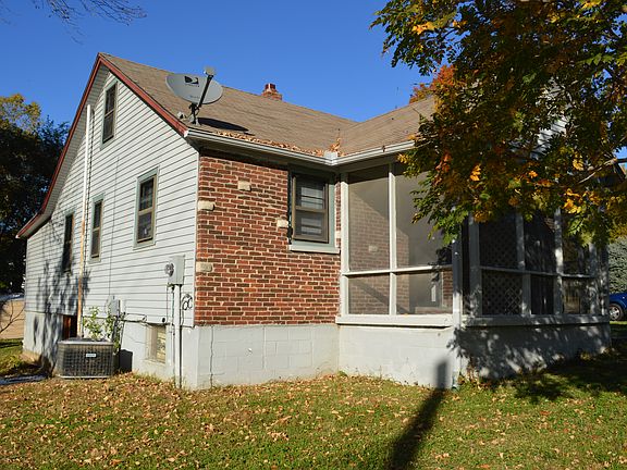 Backside view of the house. 
