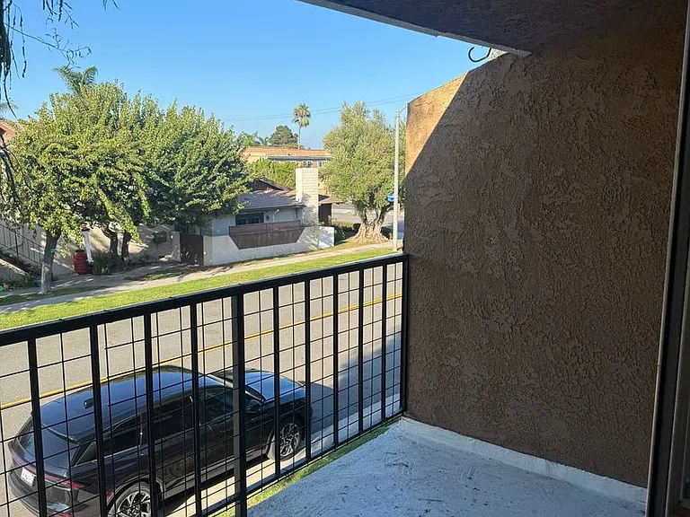 Harbor Terrace Apartments — Photo 28