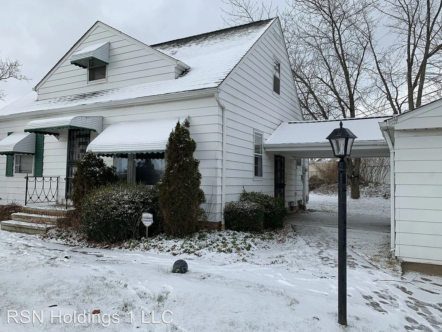19313 Stafford Ave photo 1