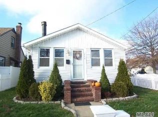 263 Oceanside Pkwy, Oceanside, NY 11572