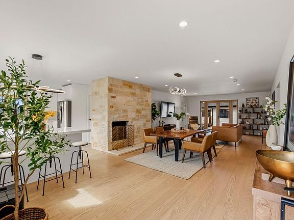 4th image of 612 Sunset Dr