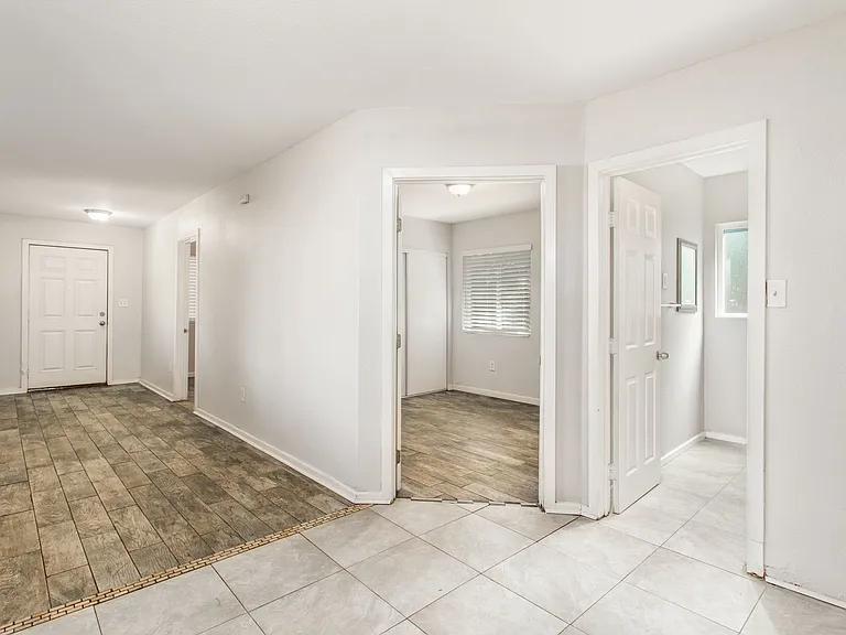 14993 Yucca Ave — Photo 7