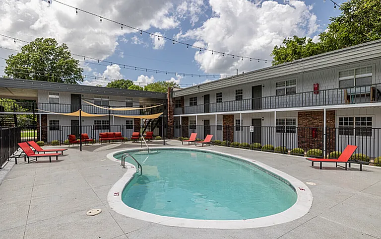Ruby on the Creek Apartments — Photo 20