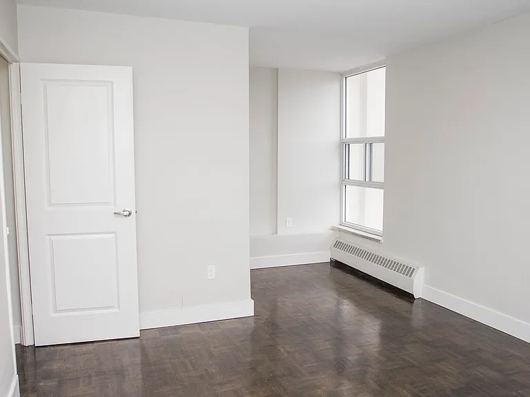 2250 Homelands Dr — Photo 11