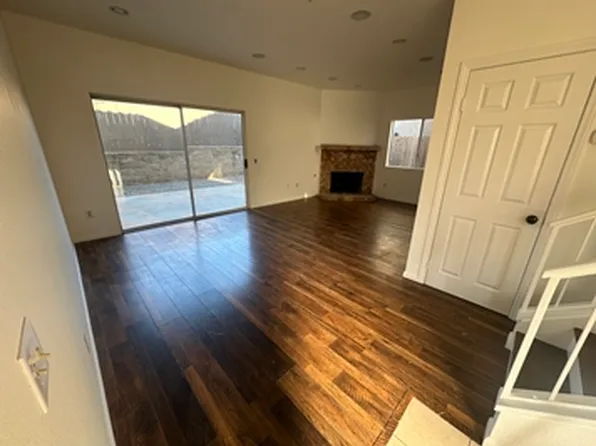 1364 Palomar Pl, Vista, CA 92084